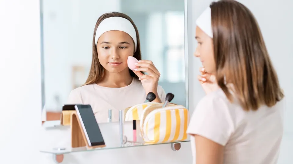Il cliente del 2040: come cambia il rapporto dei più giovani con la bellezza